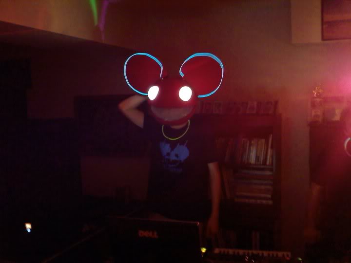 28099_1472918666305_1333819234_1240.jpg
