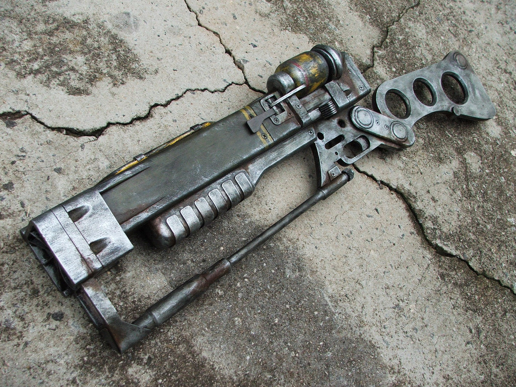 Aer9 Laser Rifle (Fallout 3) Halo Costume and Prop Maker Community