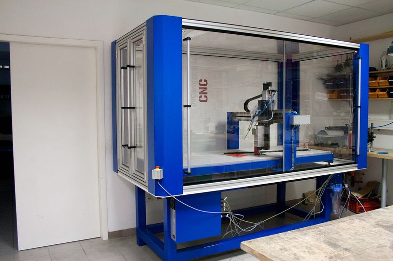 800px-CNC-Fraese.jpg