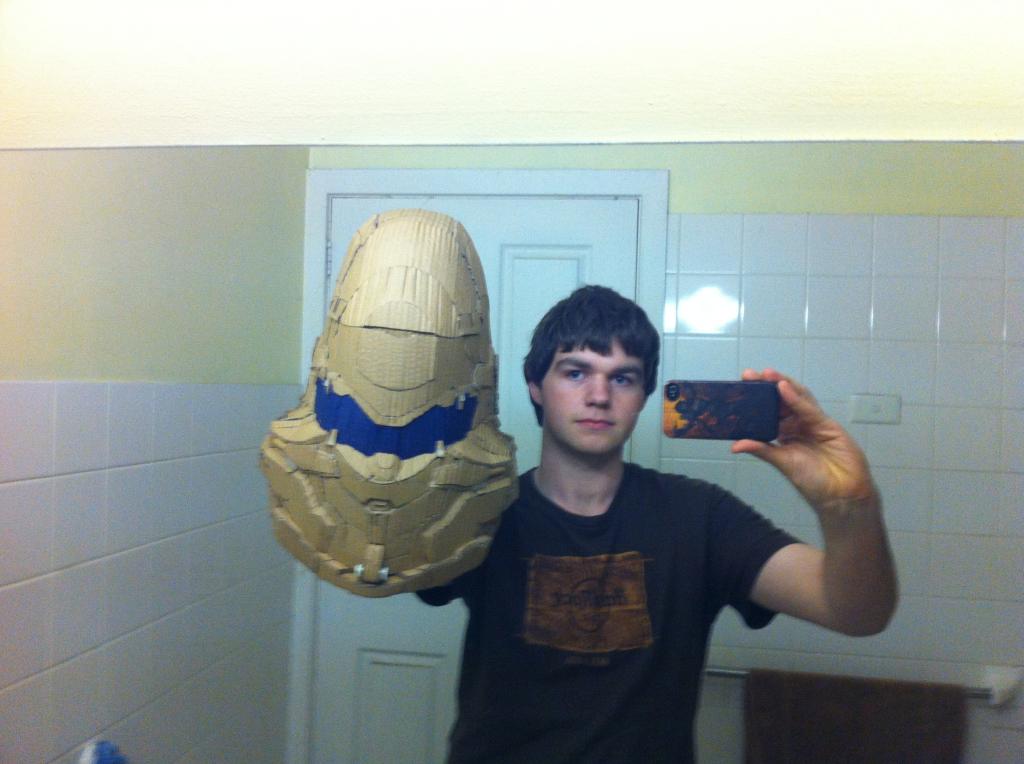 AgentLockeHelmetStep29_zpsc44a4e7a.jpg
