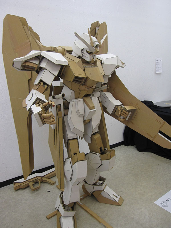 cardboard-gundam-2.jpg