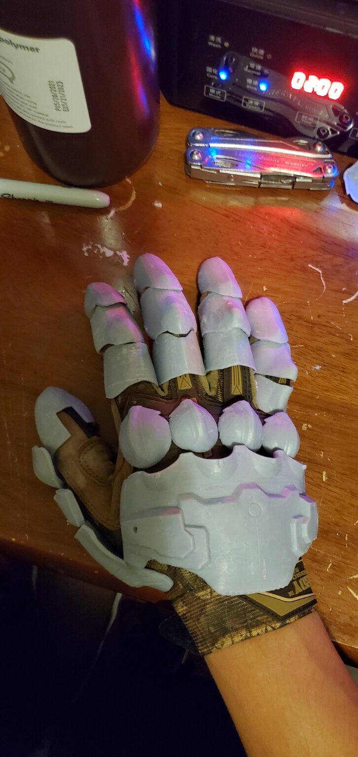 doom glove all fingers.jpg