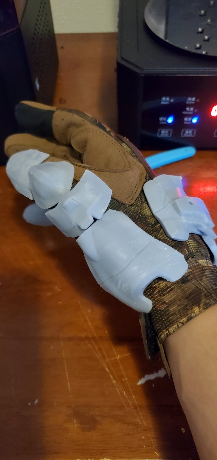 doom glove thumb 2.jpg