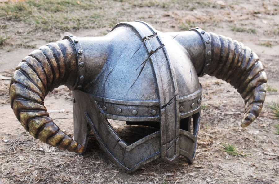 dovahkiin_helmet_by_fragatsu-d4mffz7_zps51874699.jpg
