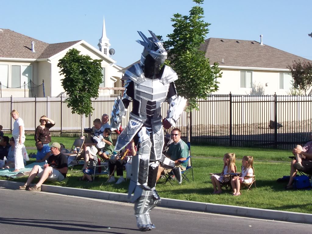 dragonsaratogaspringsparade008.jpg