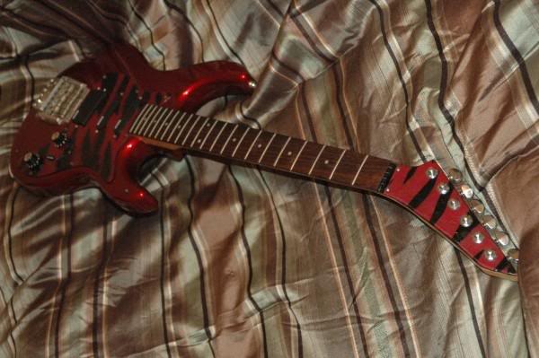 FinishedGuitar3.jpg