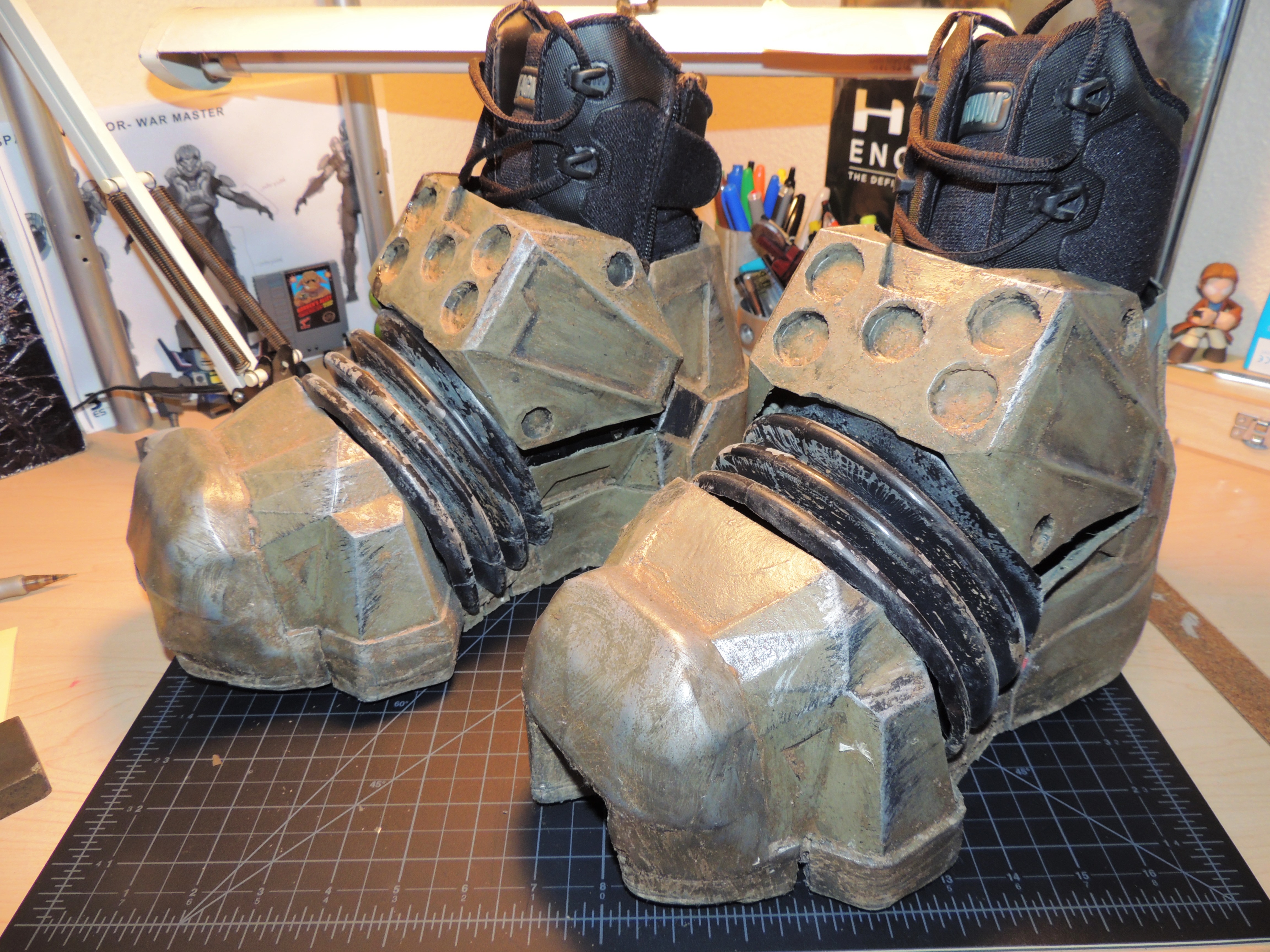 Halo Armor Thighs and Boots 008 HD.jpg