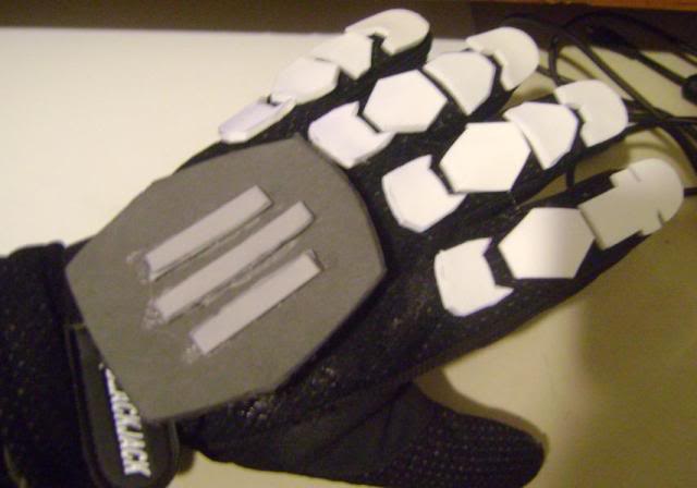 Halo4glove.jpg