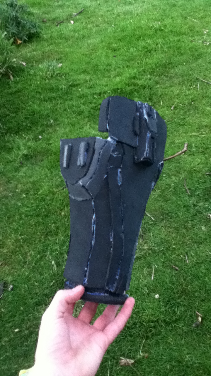 halo_4_spartan_4_foam_armor_pic_2_of_right_forearm_by_crazydav0-d5n46ab.jpg