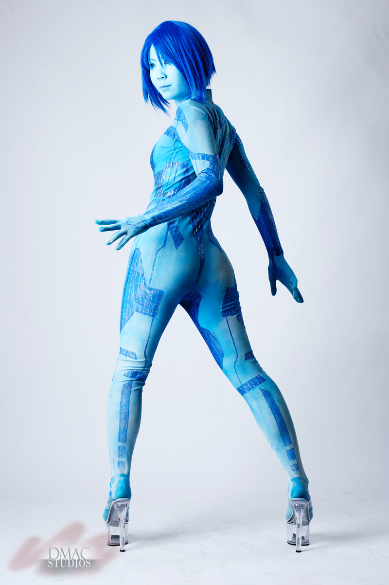 halo___cortana_25_by_hyokenseisou_cosplay-d4gxju8.jpg