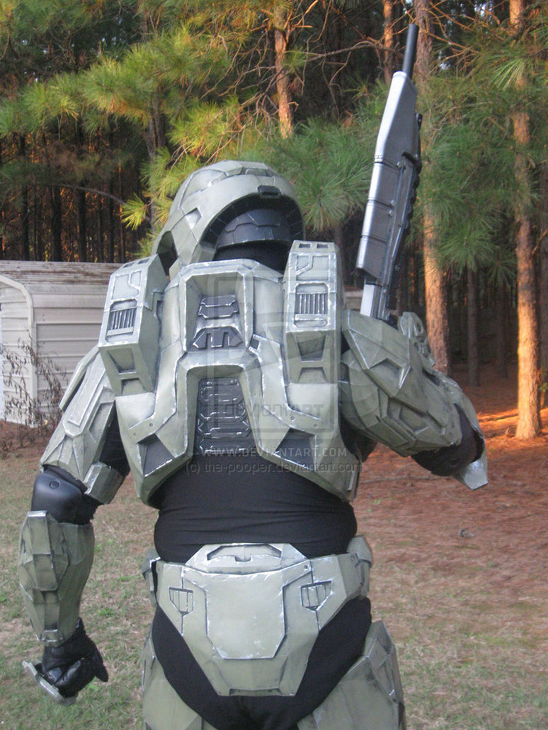Halo_Cosplay_2___Master_Chief_by_the_pooper.jpg