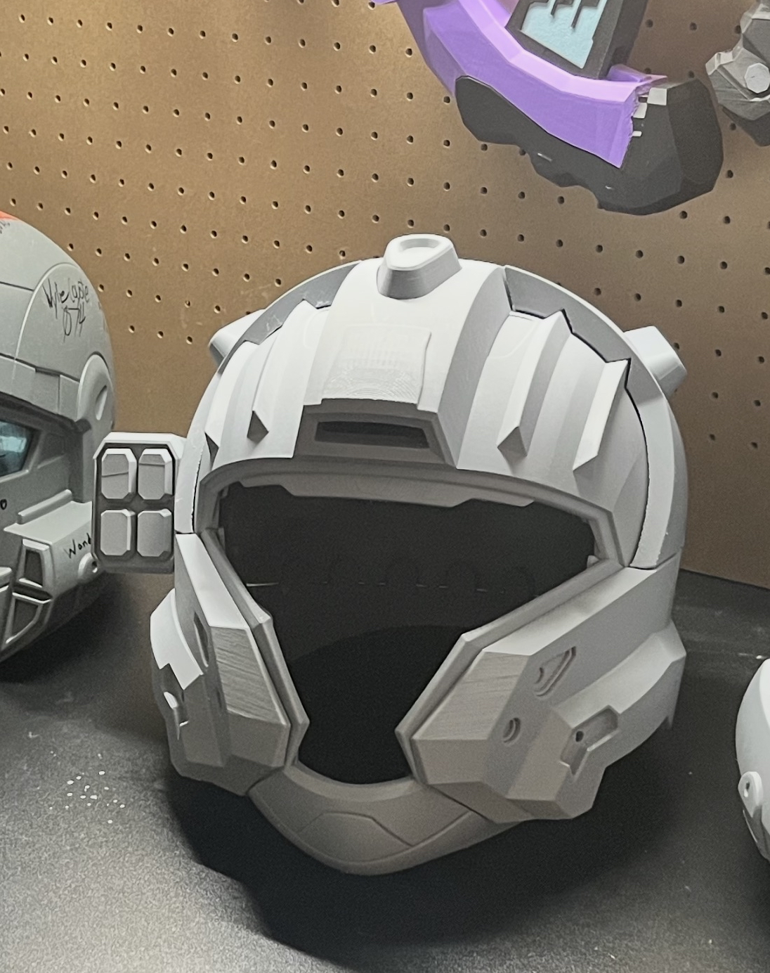 Helmet B.png