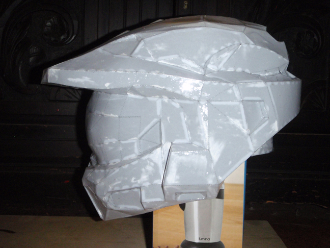 Helmet_02.jpg