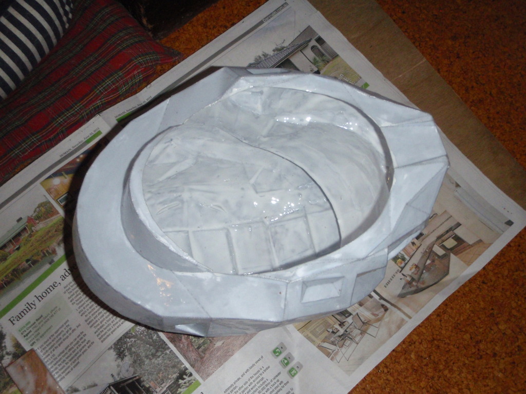 Helmet_04.jpg