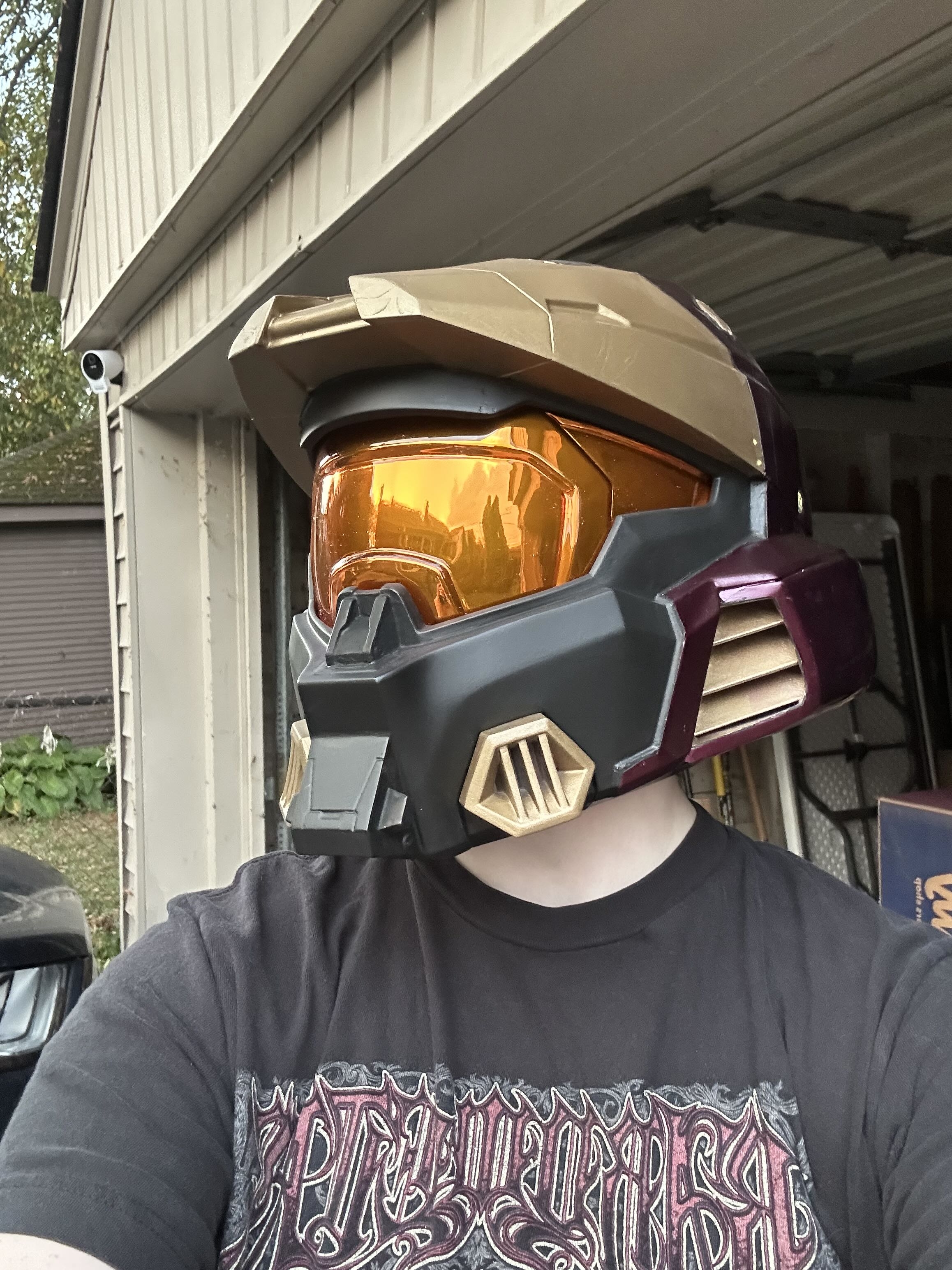 helmonright.jpg