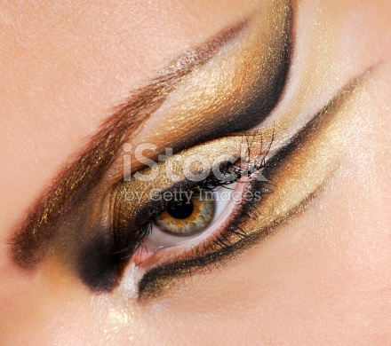 istockphoto_8587338-close-up-woman-s-eye.jpg