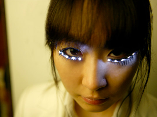 led-eyelashes-1.jpg