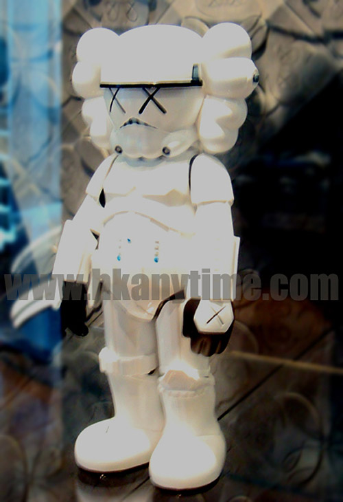 original-fake-star-wars-storm-trooper-kaws-companion-2.jpg