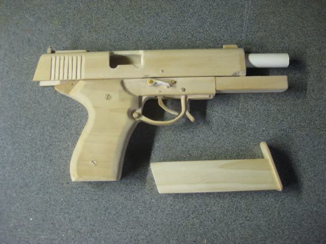 Pistol001.jpg