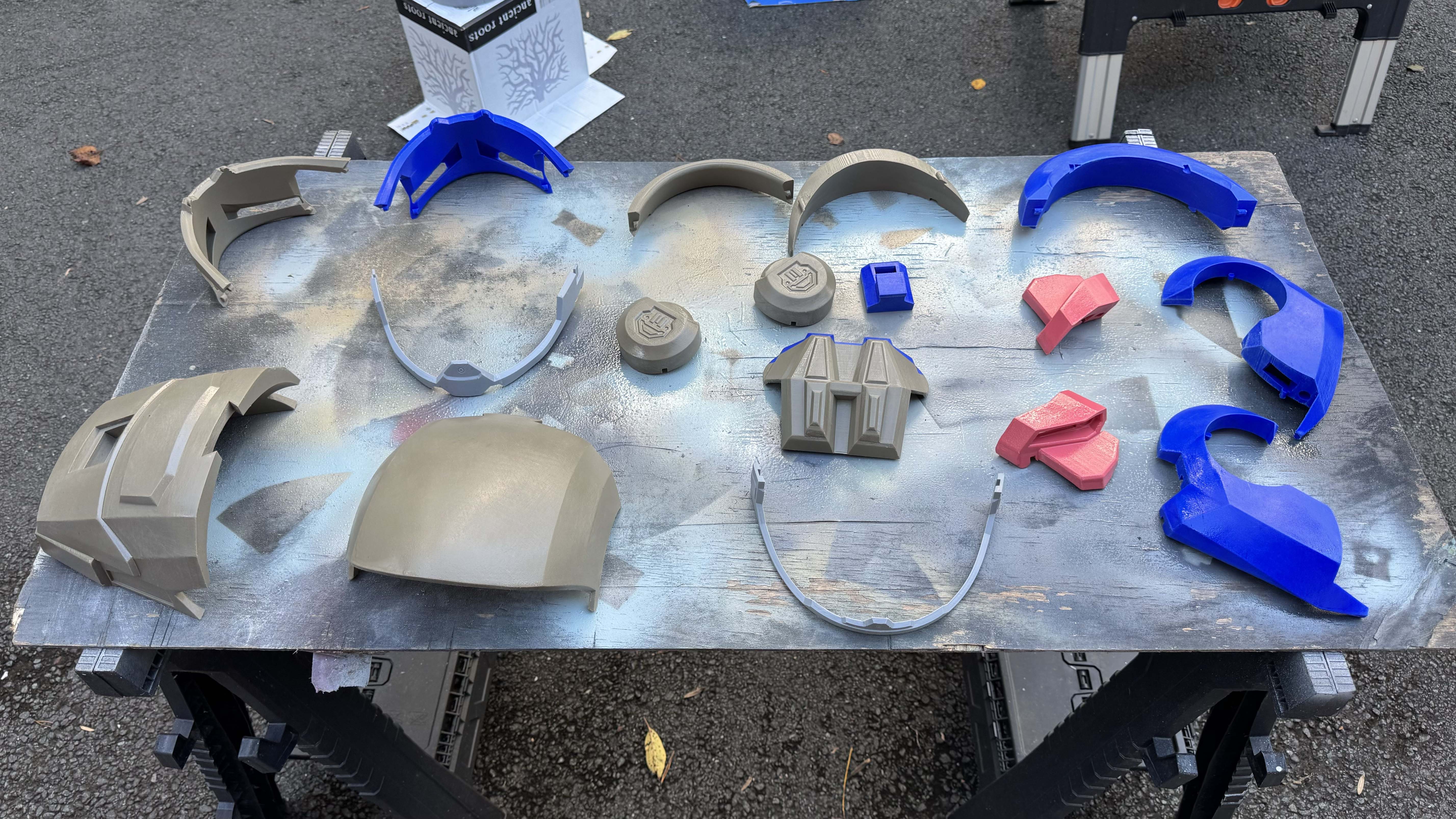 The grenadier can be re-assembled as needed, these are all the parts.