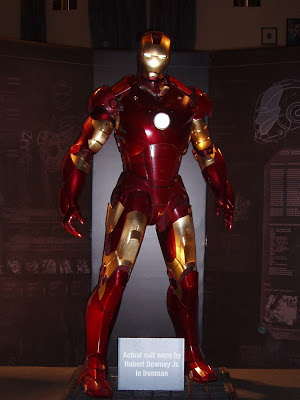 Robert%20Downey%20Jr%20Iron%20Man%20suit.jpg