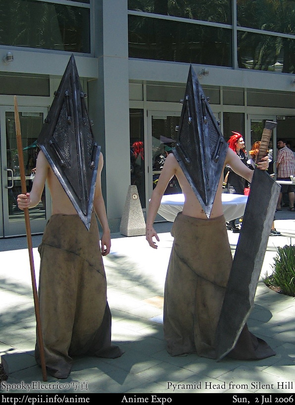 Silent%20Hill%20-%20Pyramid%20Head%20x2.jpg