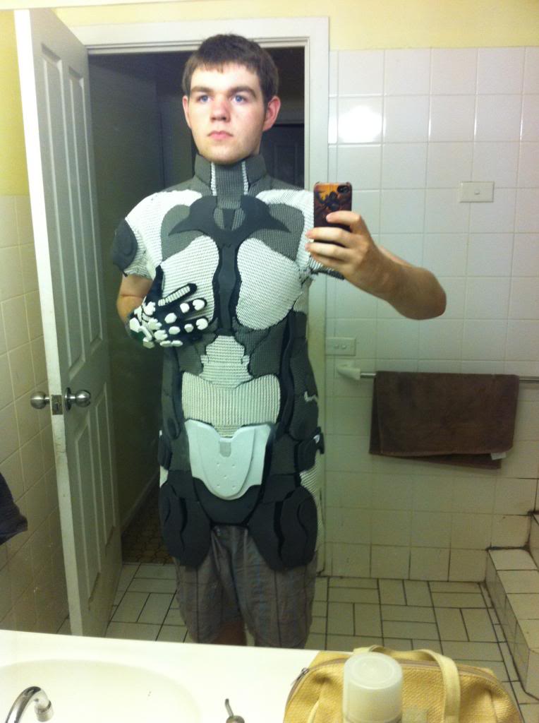 UndersuitOnTest1_zpsdd0e0252.jpg