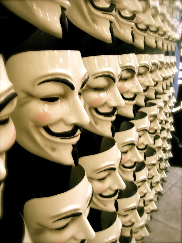 v-for-vendetta-guy-fawkes-masks-big.jpg