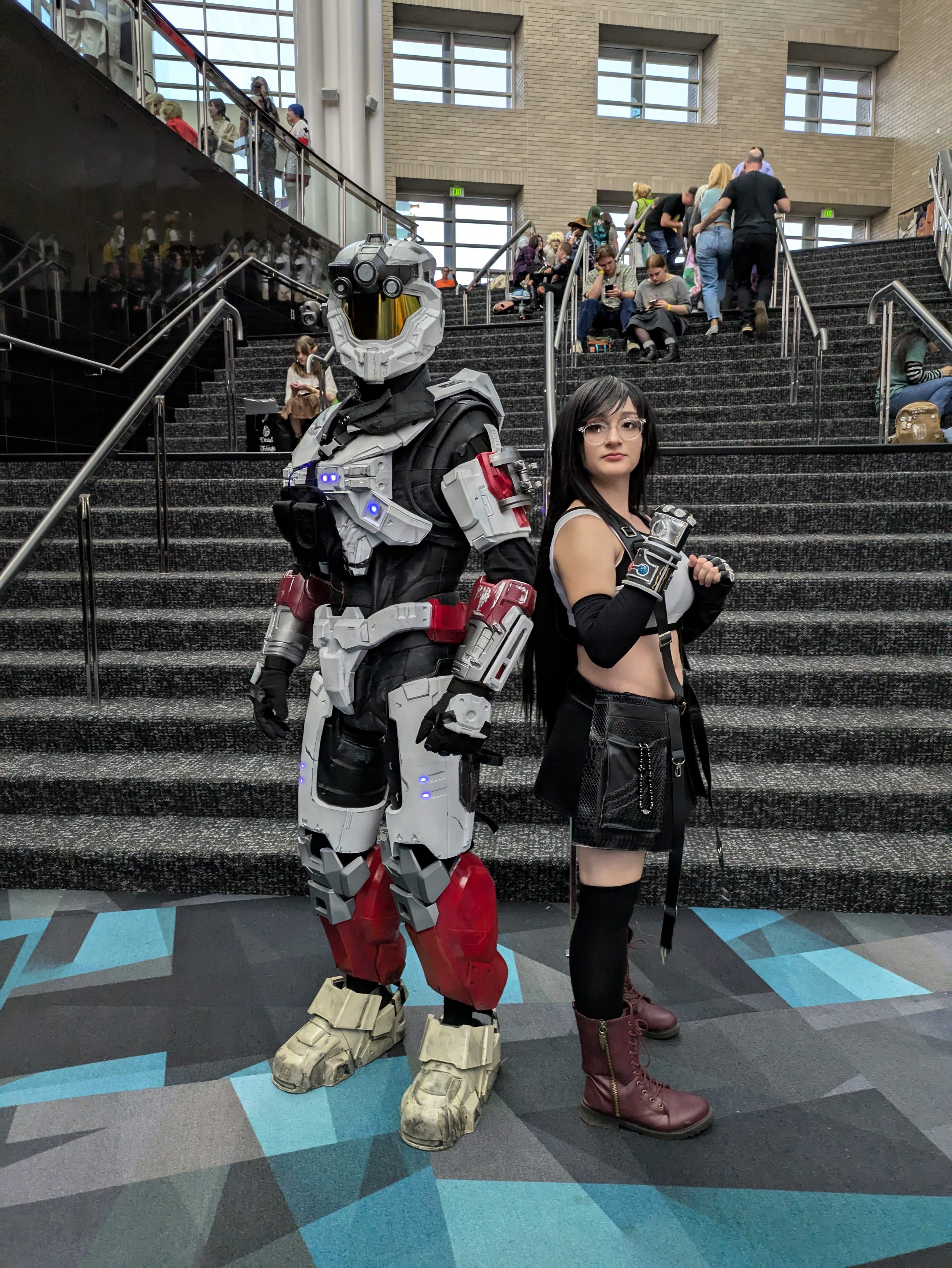 Cool pic I got with a Tifa Cosplayer.