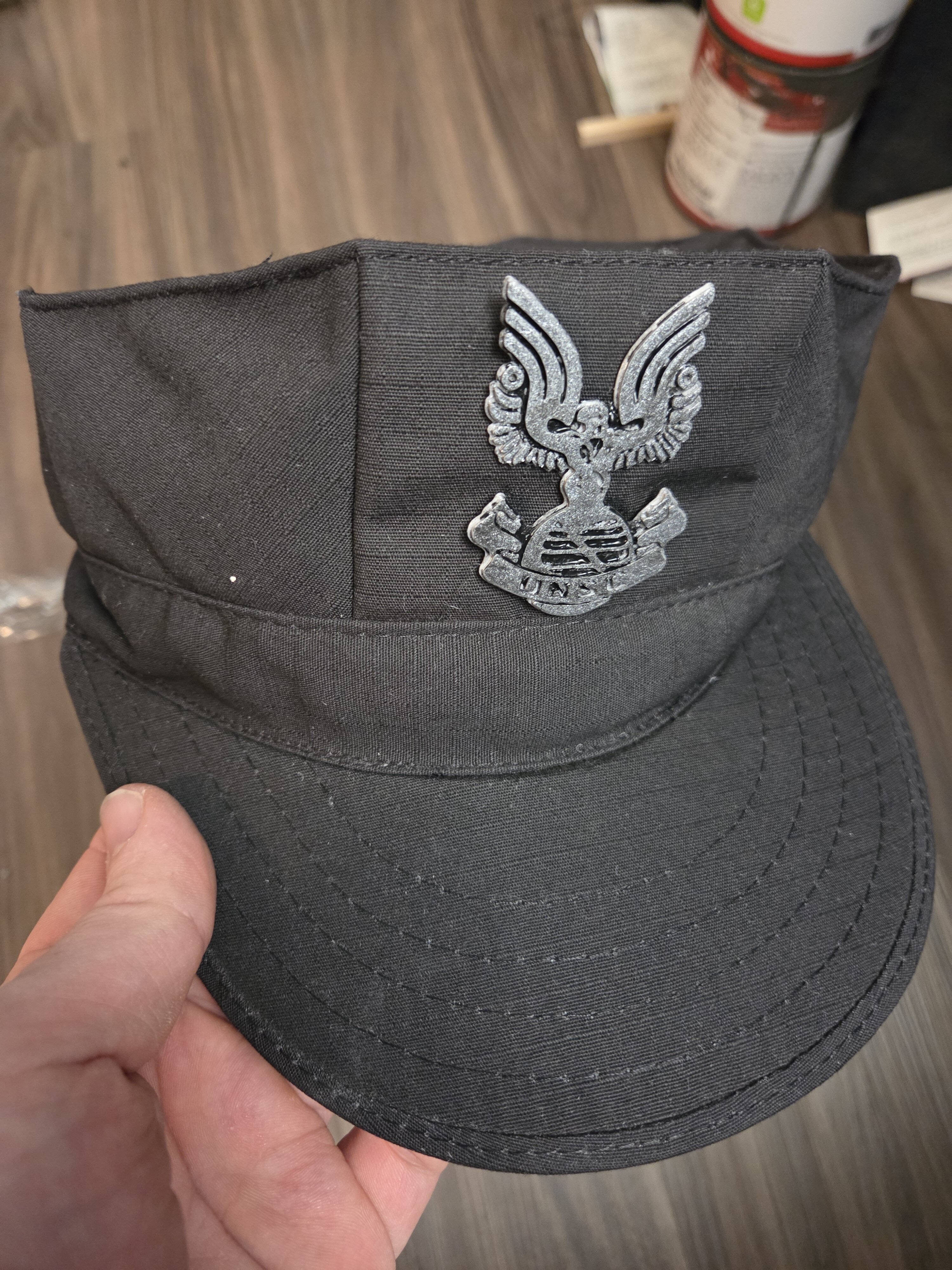 Field hat with UNSC badge
