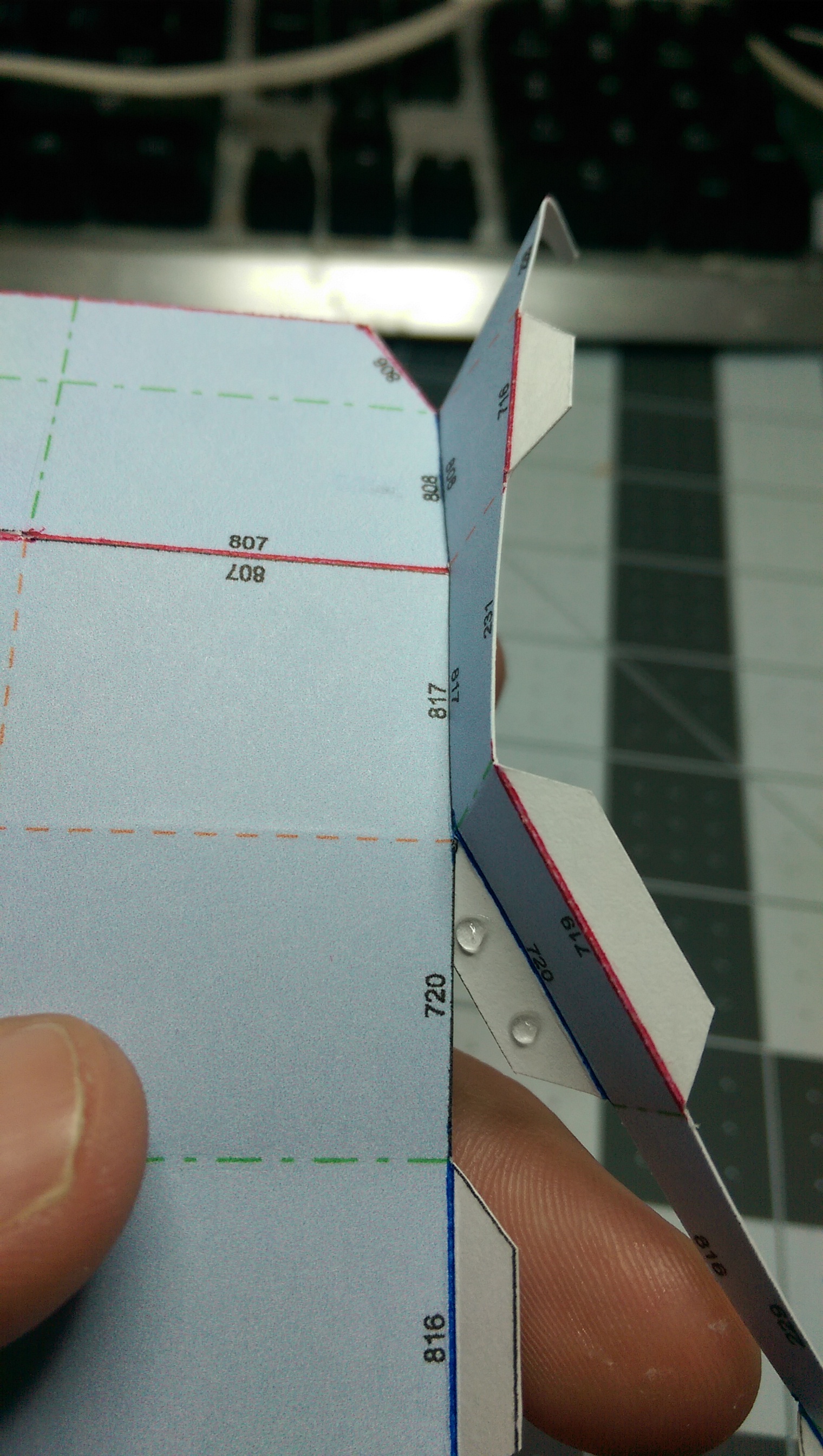 How little glue I use.
Also note i printed the nearly flat lines for curvature reference.