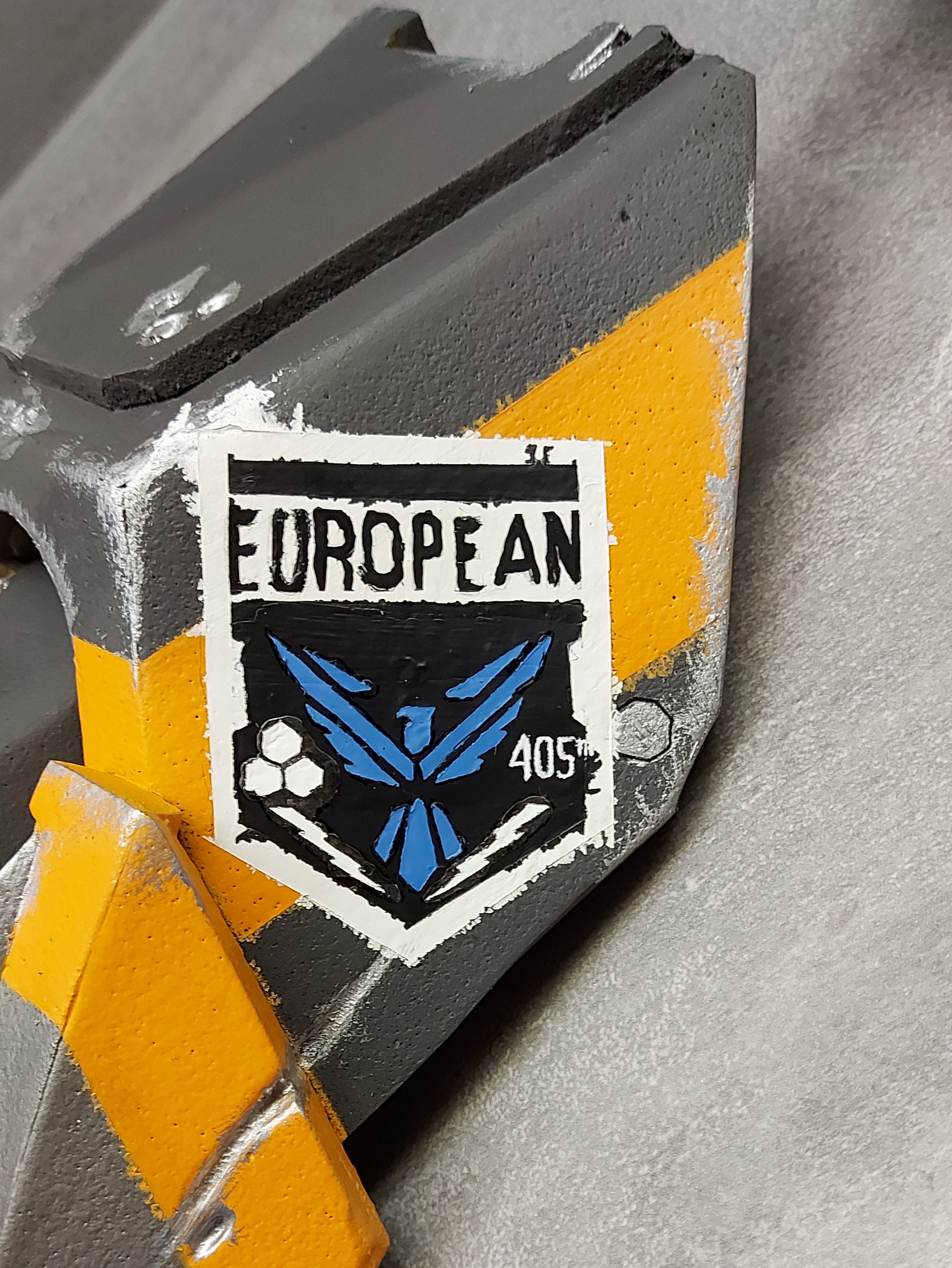Shoulder pad with the 405th European logo